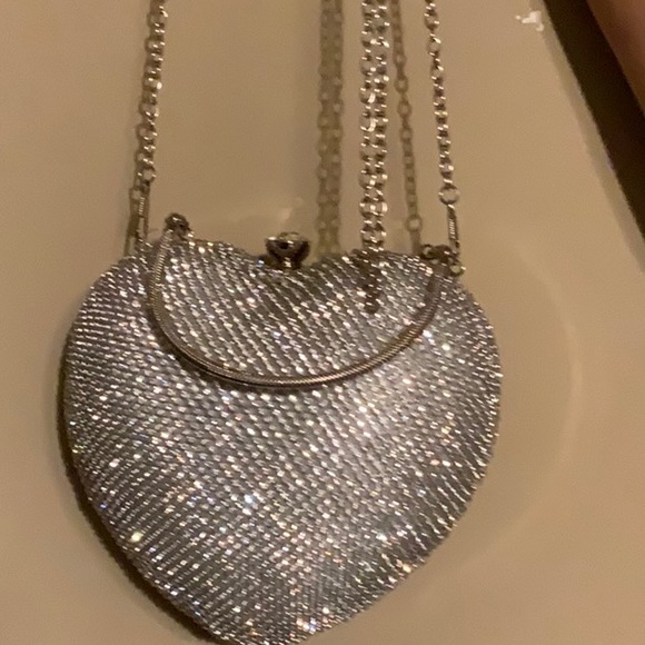 Rhinestone Heart Clutch - Picture 7 of 8